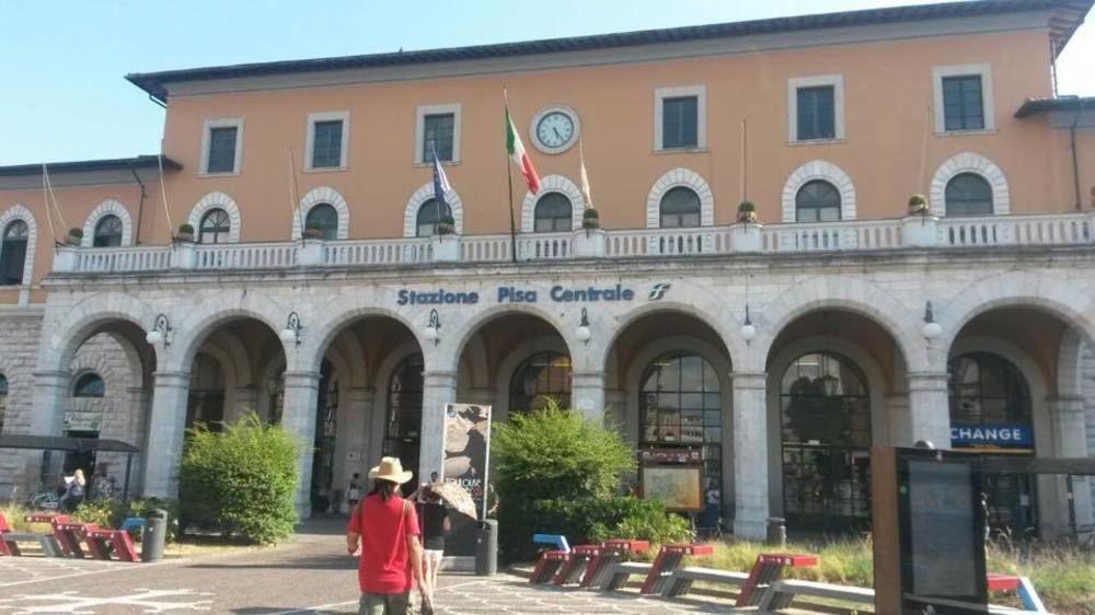 Academy House Pisa Centrale Exterior photo